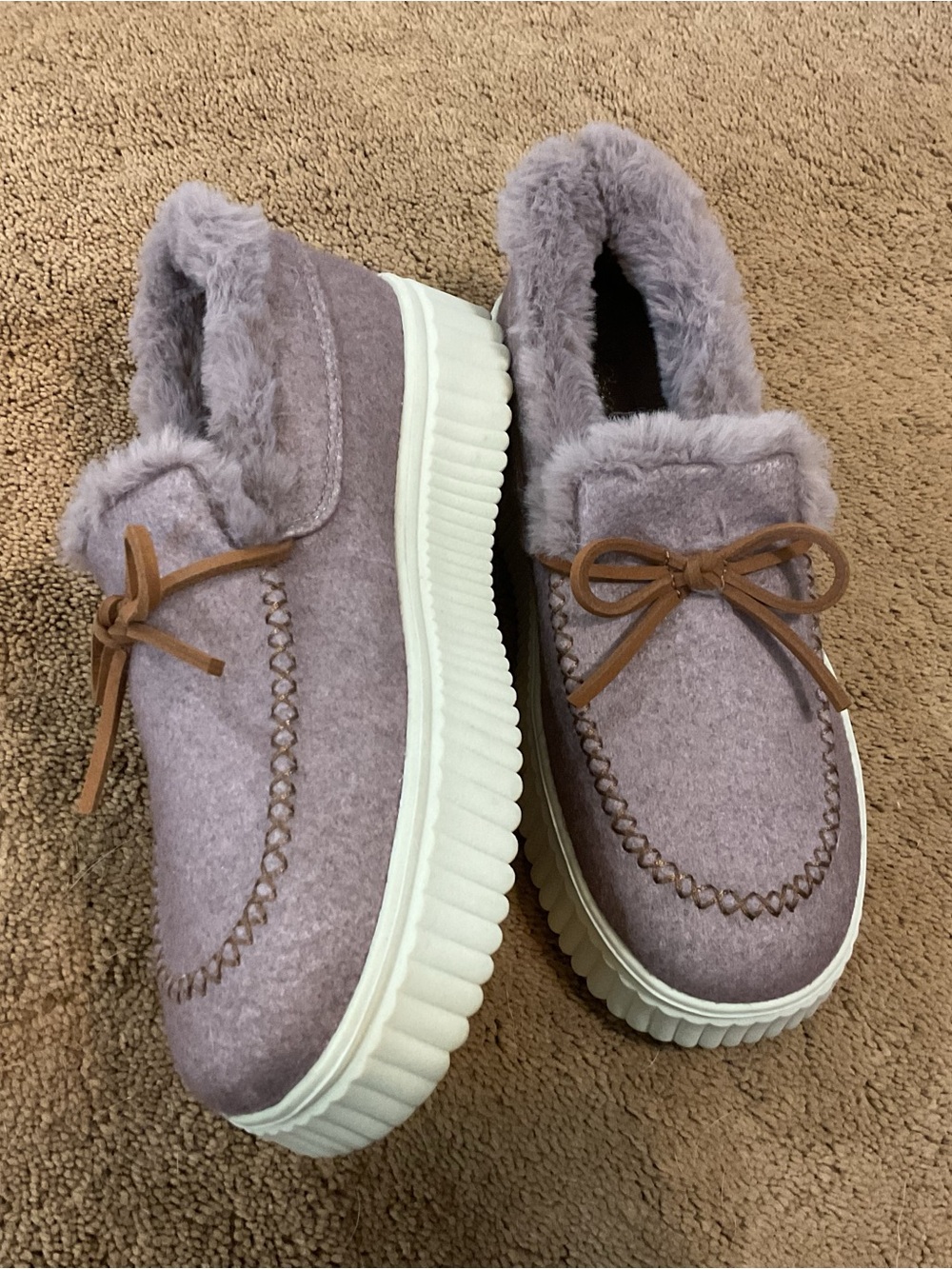 Skechers Plush Faux-Fur Slip-On Moccasins in Lavender Size 8 - Picture 2 of 9